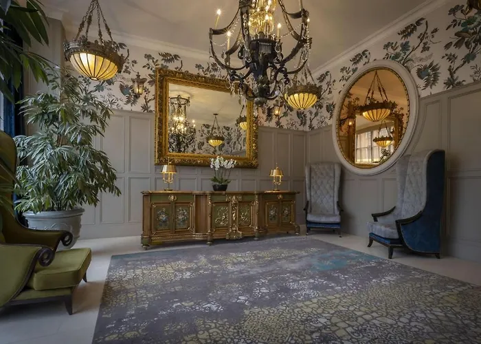 The Trinity City Hotel